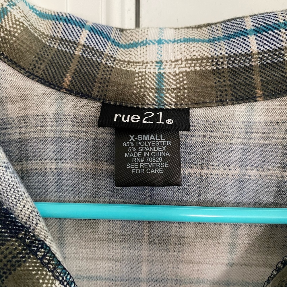 Flannel - Picture 2 of 4